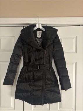 Jennifer Lopez Black Quilted Belted Puffer Coat with Oversized Collar